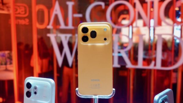 HONOR 600