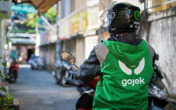 Gojek tặng chuyến xe miễn phí cho người đi tiêm vaccine Covid-19