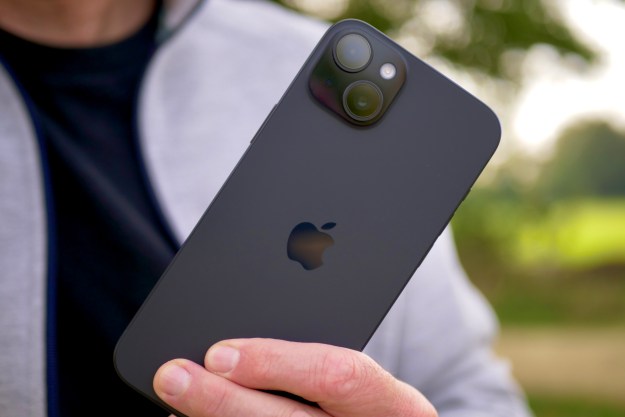 Đánh giá iPhone 15 Plus: iPhone đáng ngạc nhiên nhất năm