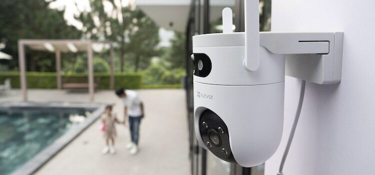 EZVIZ ra mắt camera ngoài trời, quay 360 độ, ống kính kép