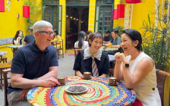 tim cook vietnam