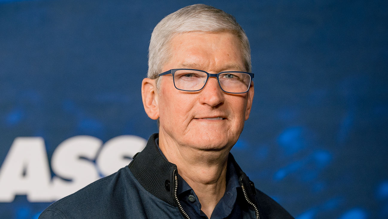 Tim Cook tới Việt Nam, cam kết tăng chi tiêu và thúc đẩy hoạt động bảo ...