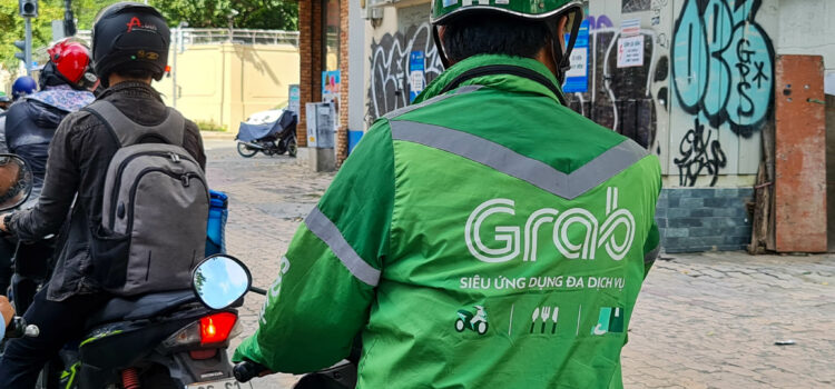 Grab tung chương trình hỗ trợ tài xế mới