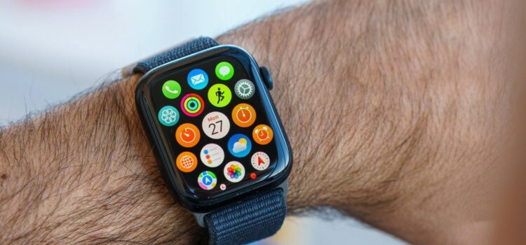 Apple Watch X sẽ có màn hình lớn hơn và mỏng hơn