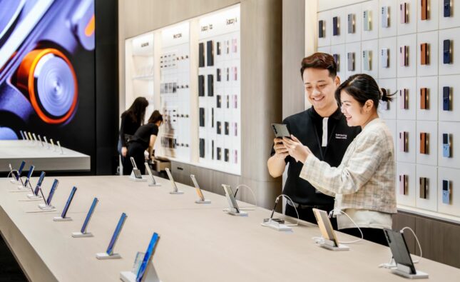 Cửa hàng trải nghiệm Samsung West Lake ra mắt tại Hà Nội