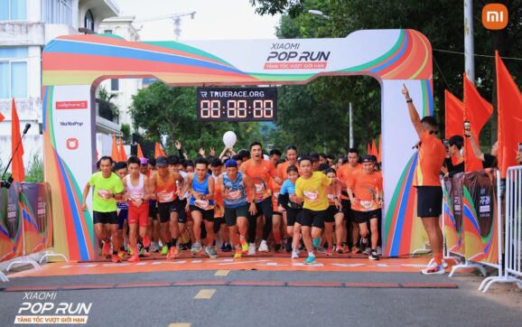 Xiaomi POP Run 2024 thu hút hơn 1.000 người tham gia, đánh dấu 17.000 chiếc Xiaomi Smart Band 9 bán ra