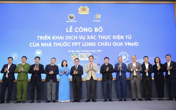 Mua thuốc online nhà thuốc FPT Long Châu qua ứng dụng VNeID