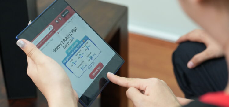 FPT Shop triển khai dịch vụ trải nghiệm Galaxy Z Fold7 tại nhà