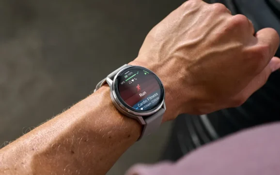 Garmin ra mắt Venu 4 với đèn pin tích hợp, cạnh tranh Apple Watch Series 11