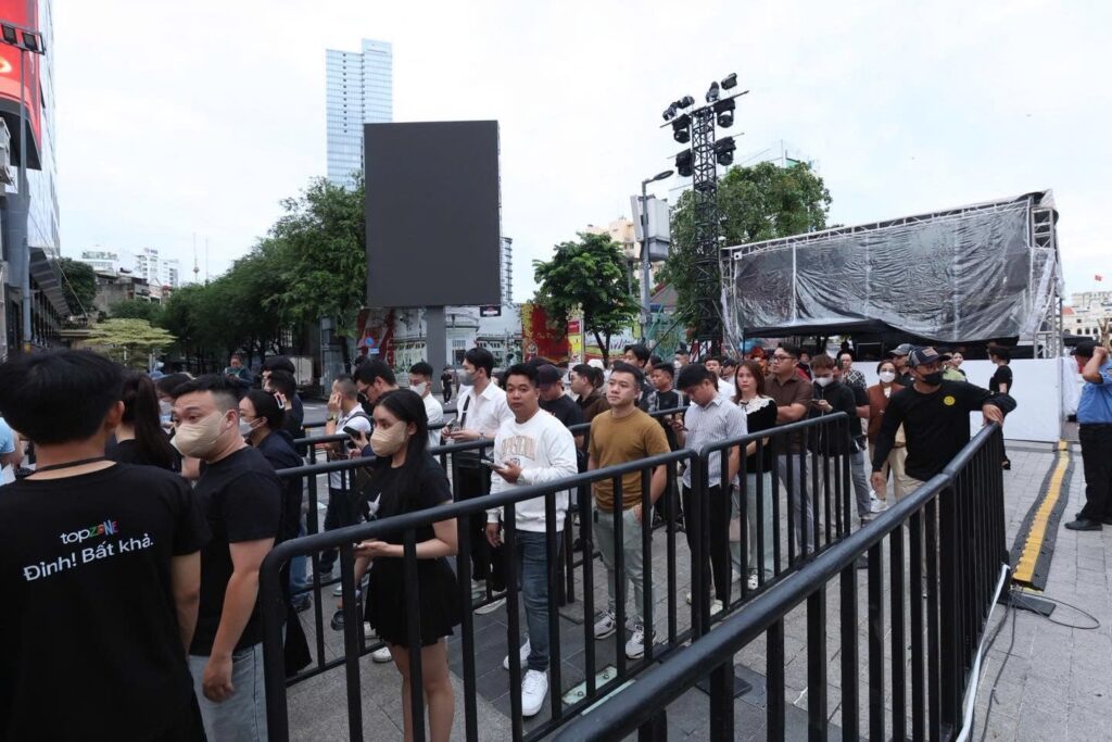 TopZone ghi nhận kỷ lục đặt hàng iPhone 17 và iPhone Air