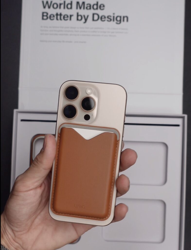 Bộ phụ kiện Uniq xịn sò cho iPhone 17