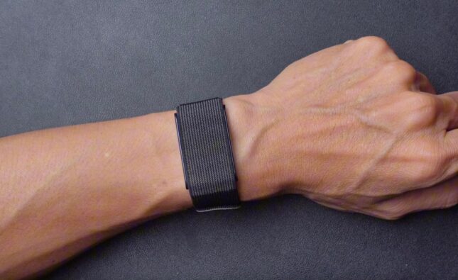 Đánh giá Amazfit Helio Strap: Vòng đeo theo dõi sức khỏe không màn hình, nhỏ gọn nhưng mạnh mẽ