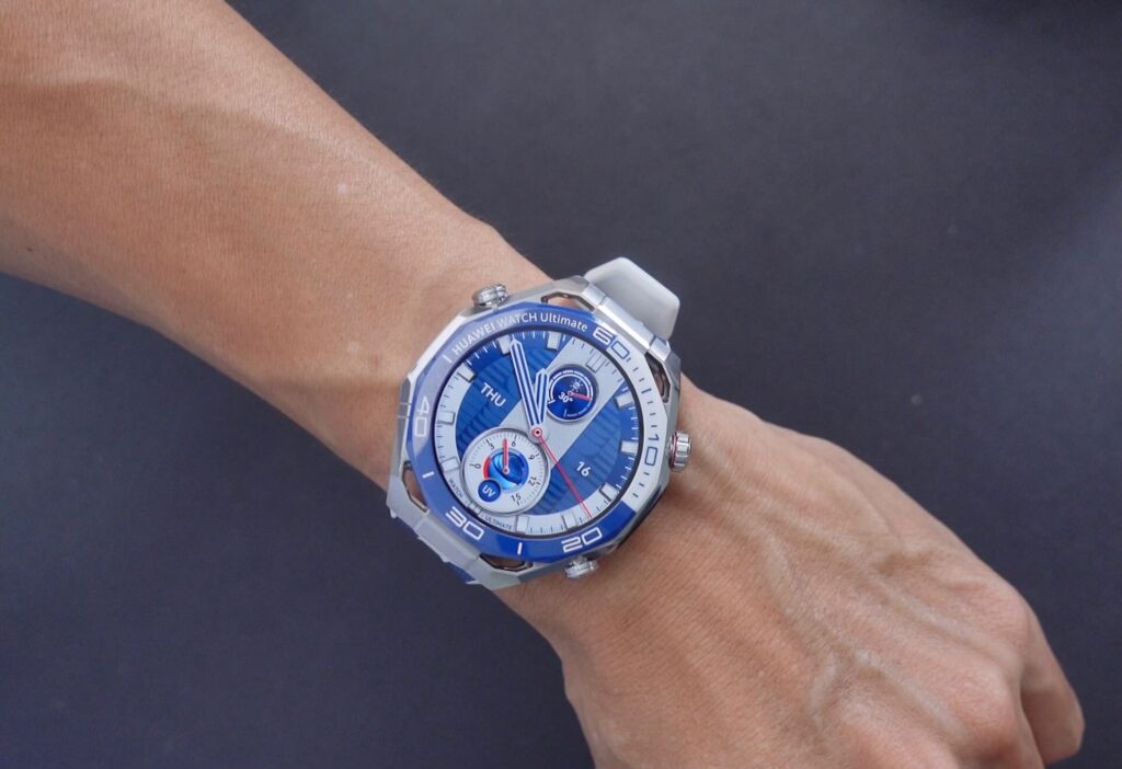 Trong hộp Huawei Watch Ultimate 2 có gì?
