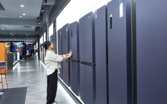 Chuỗi sản xuất khép kín của TCL: từ nhà máy tấm nền đến thiết bị gia dụng