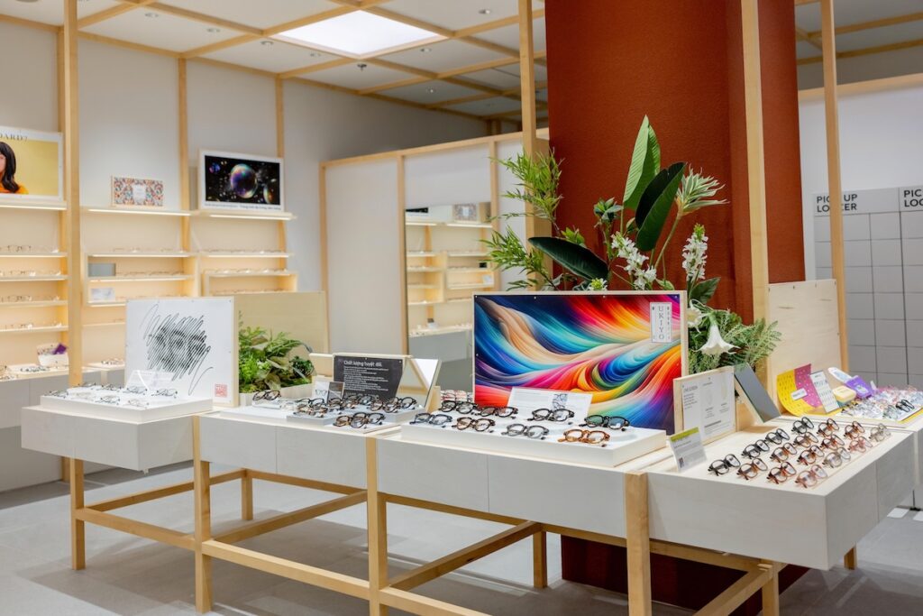 JINS khai trương chuỗi cửa hàng mắt kính đầu tiên tại Việt Nam trong tháng 11