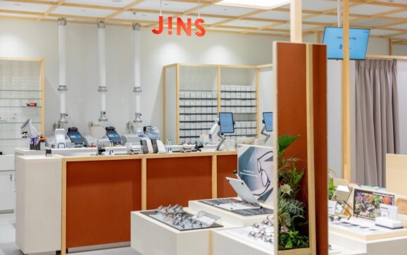 JINS khai trương chuỗi cửa hàng mắt kính đầu tiên tại Việt Nam trong tháng 11