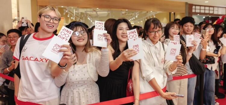 JINS khai trương cửa hàng đầu tiên tại Saigon Centre