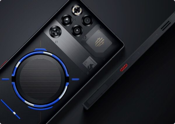 FPT Shop mở chương trình đặt trước REDMAGIC 11 Pro tại Việt Nam 