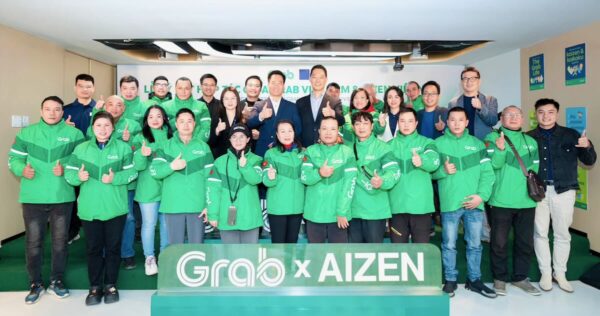 Grab Việt Nam hợp tác AIZEN triển khai giải pháp thuê xe máy điện cho tài xế Grab