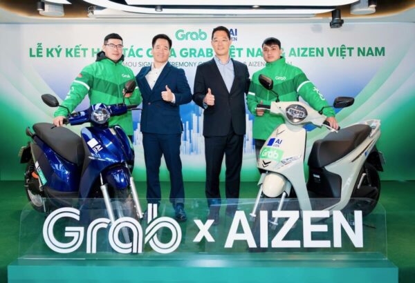 Grab Việt Nam hợp tác AIZEN triển khai giải pháp thuê xe máy điện cho tài xế Grab