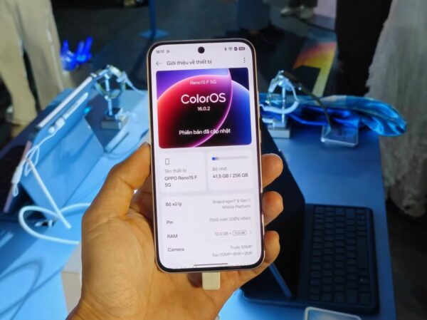 OPPO ra mắt Reno15 Series tại Việt Nam, tập trung camera chân dung AI và pin dung lượng lớn