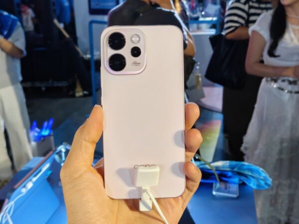 OPPO ra mắt Reno15 Series tại Việt Nam, tập trung camera chân dung AI và pin dung lượng lớn