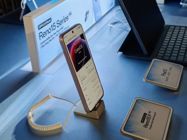 OPPO ra mắt Reno15 Series tại Việt Nam, tập trung camera chân dung AI và pin dung lượng lớn