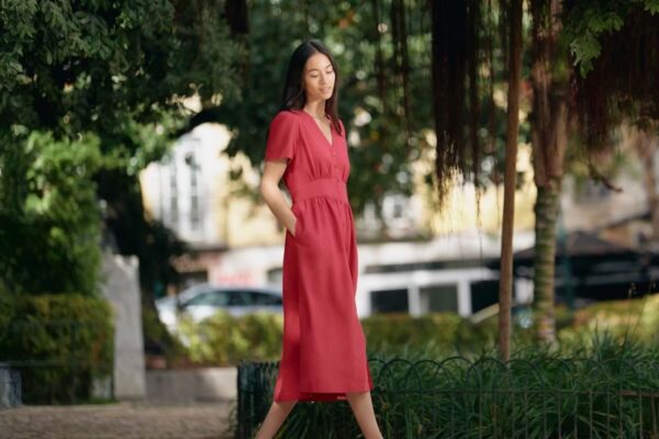 UNIQLO ra mắt bộ sưu tập UNIQLO and COMPTOIR DES COTONNIERS Xuân/Hè 2026, lấy cảm hứng French Riviera