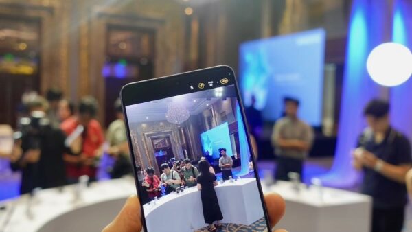 Galaxy S25 series ra mắt, có tính năng chống nhìn trộm màn hình
