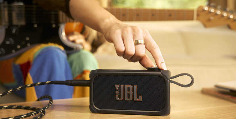 JBL mở bán dòng BandBox, kết hợp giữa amp và loa di động