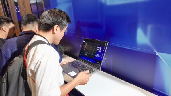 Laptop dùng chip Intel Core Ultra Series 3 chính thức bán tại Việt Nam