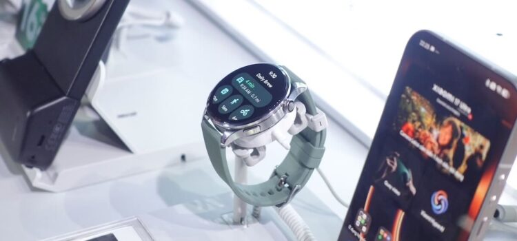 Cận cảnh Xiaomi Watch 5 và loạt thiết bị mới của Xiaomi ra mắt tại Việt Nam