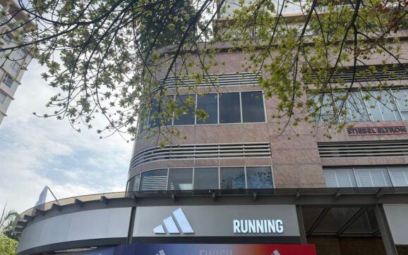 adidas khai trương cửa hàng chuyên biệt đầu tiên dành cho chạy bộ tại Việt Nam