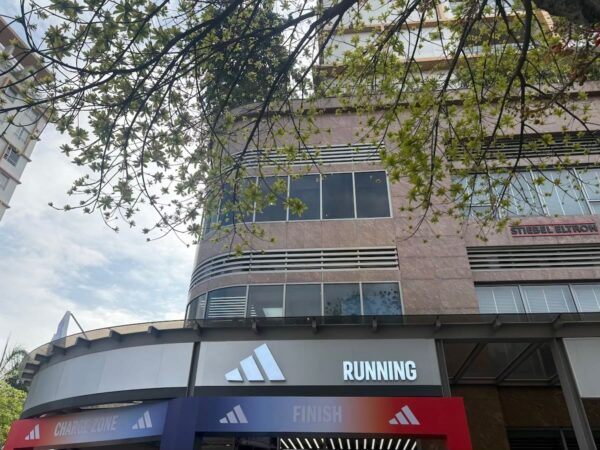 adidas khai trương cửa hàng chuyên biệt đầu tiên dành cho chạy bộ tại Việt Nam