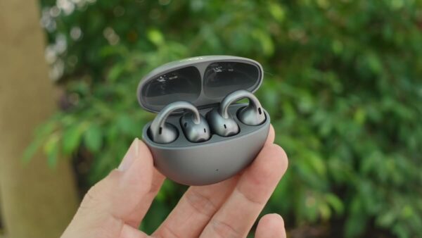 Review OPPO Enco Clip2 – Bài test thực tế từ những con phố cổ Hội An đến đường phố Bangk