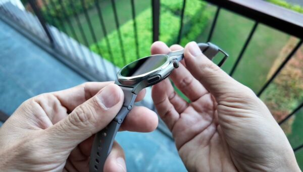 Review nhanh OPPO Watch X3: thiết kế “quiet luxury”, nhiều tính năng thể thao và sức khỏe đáng chú ý