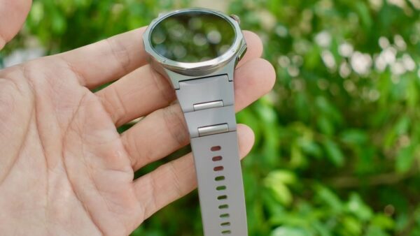 Review nhanh OPPO Watch X3: thiết kế “quiet luxury”, nhiều tính năng thể thao và sức khỏe đáng chú ý