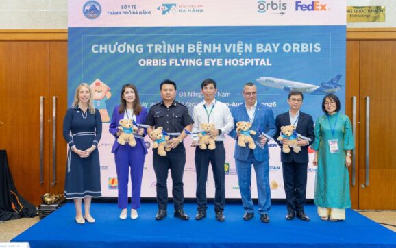 FedEx đưa Bệnh viện Bay Orbis trở lại Việt Nam, mở rộng cơ hội chăm sóc mắt cho người dân