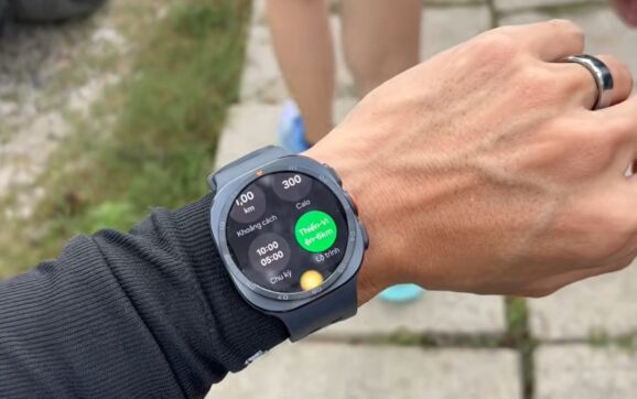 Trải nghiệm Galaxy Watch Ultra 2 khi chạy trail 20km: Nhiều tính năng mới nhưng vẫn còn khoảng cách với đồng hồ chuyên dụng