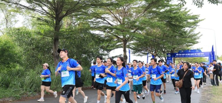 Hơn 1.000 người cùng xuống đường trong khuôn khổ giải chạy an ninh mạng
