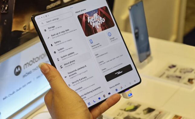 Motorola razr fold ra mắt Việt Nam: Màn hình 8,1 inch, camera 50MP, pin 6.000mAh và sạc nhanh 80W