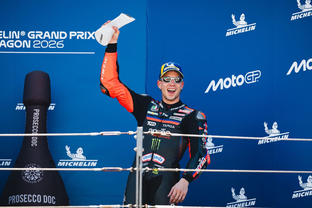 Aprilia tiếp tục giữ ngôi đầu MotoGP