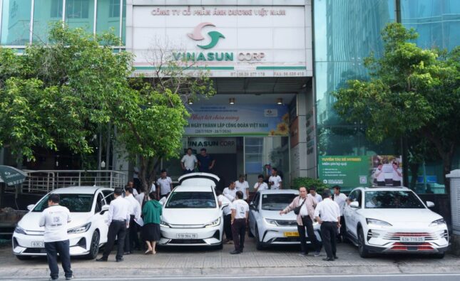 200 tài xế Vinasun được đào tạo kỹ năng vận hành xe điện cùng BYD NEG