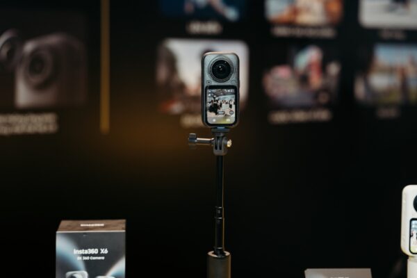 Insta360 X6
