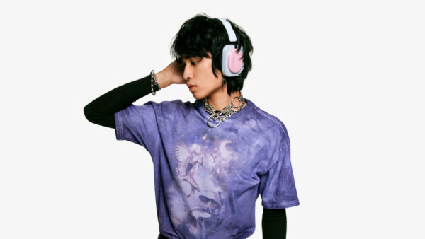 Headphone (a)