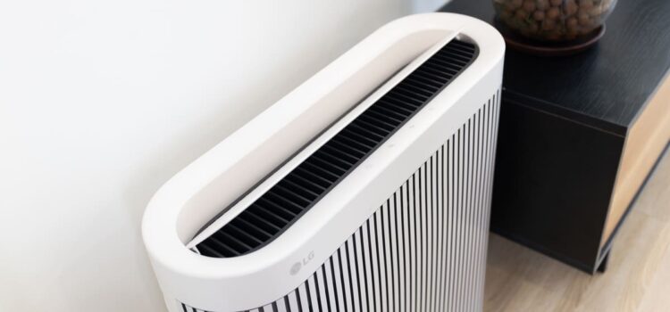 LG PuriCare WallFit: Máy lọc không khí mỏng sát tường, lọc bụi PM0.01
