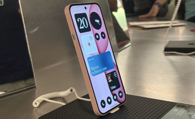 Nothing bắt tay Rue Miche, chính thức đưa Phone (4a) Series đến Việt Nam