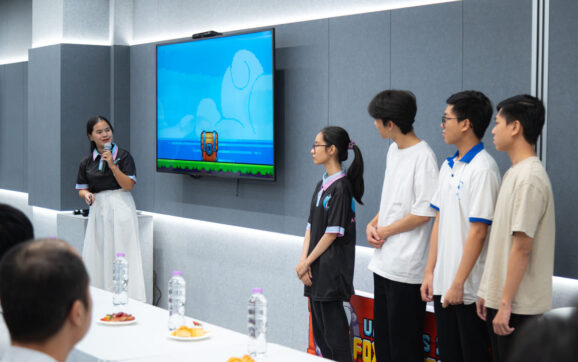 Code Tour bước sang năm thứ 8: Khi AI viết code, người trẻ cần giỏi gì?