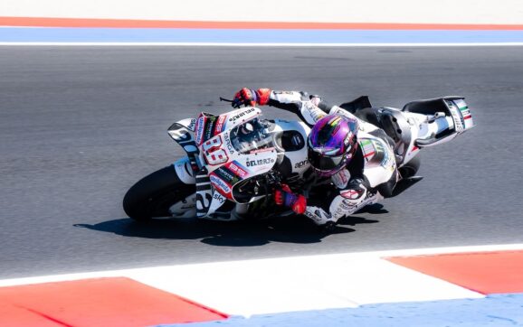 Aprilia Racing mang “Perla Bianca” lên đường đua MotoGP nhân kỷ niệm 80 năm Vespa