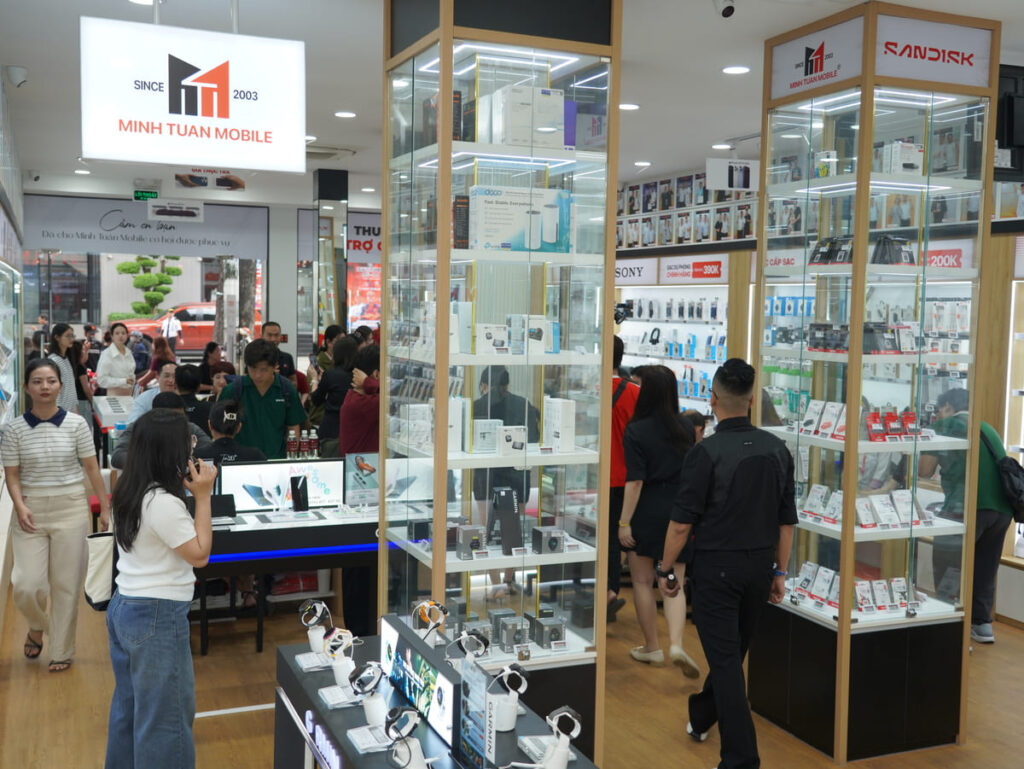 minh tuấn mobile mở bán iphone 18